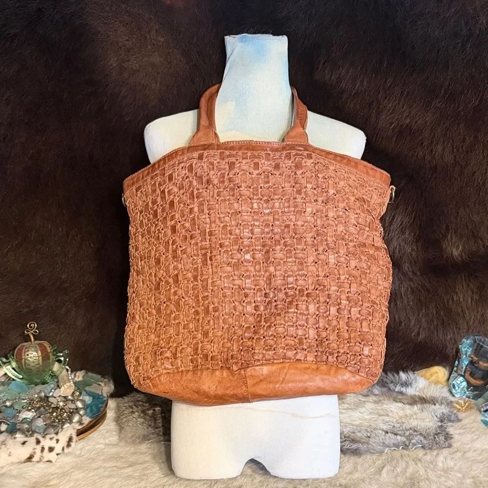 Woven Leather Tote Bag in Rustic Tan (5515) - Picture 1 of 4